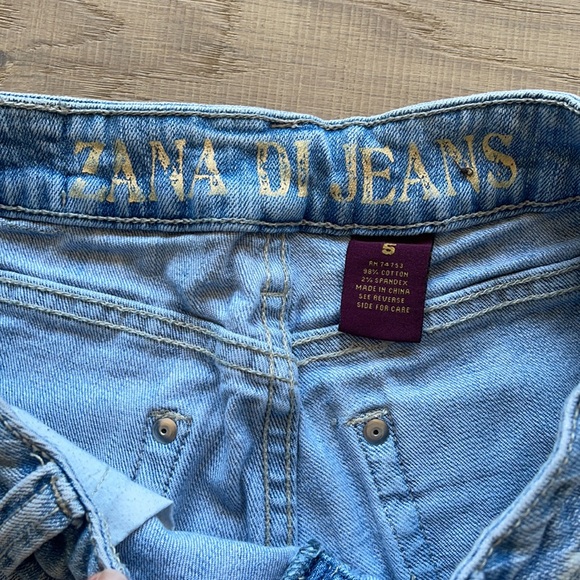 Demin shorts - Picture 5 of 7